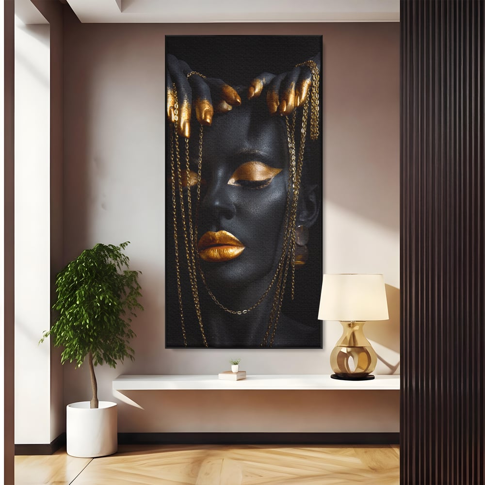 Tablou canvas cu tablou portret femeie vopsita in negru si auriu, in rama de aluminiu negru